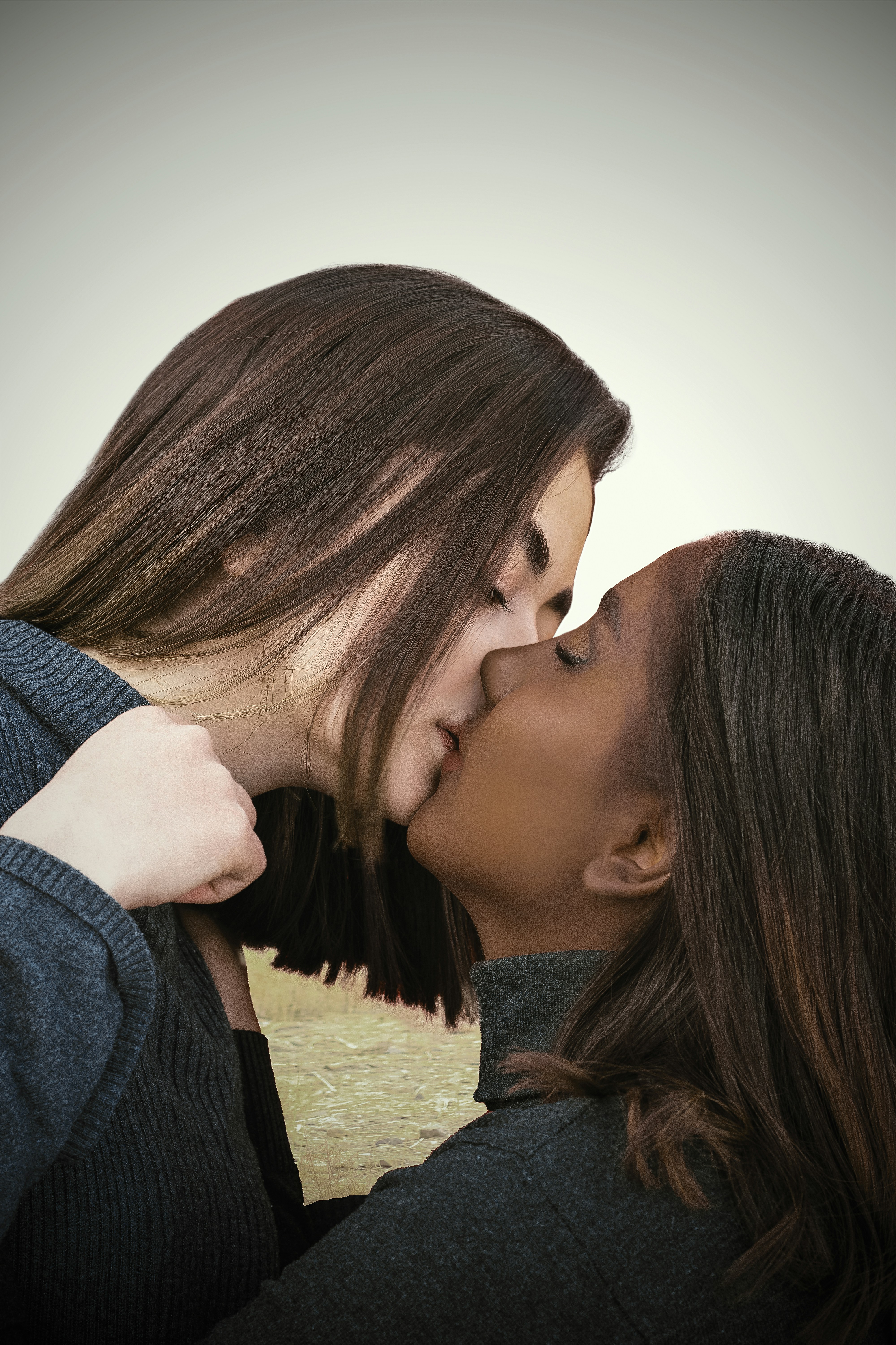 Teen Lesbians Kissing In The